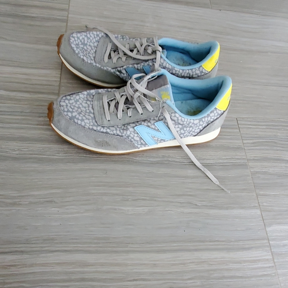 New balance - Picture 2 of 5